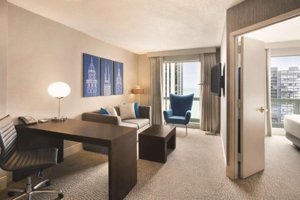 Superior One-Bedroom King Suite with Lake View - High Floor