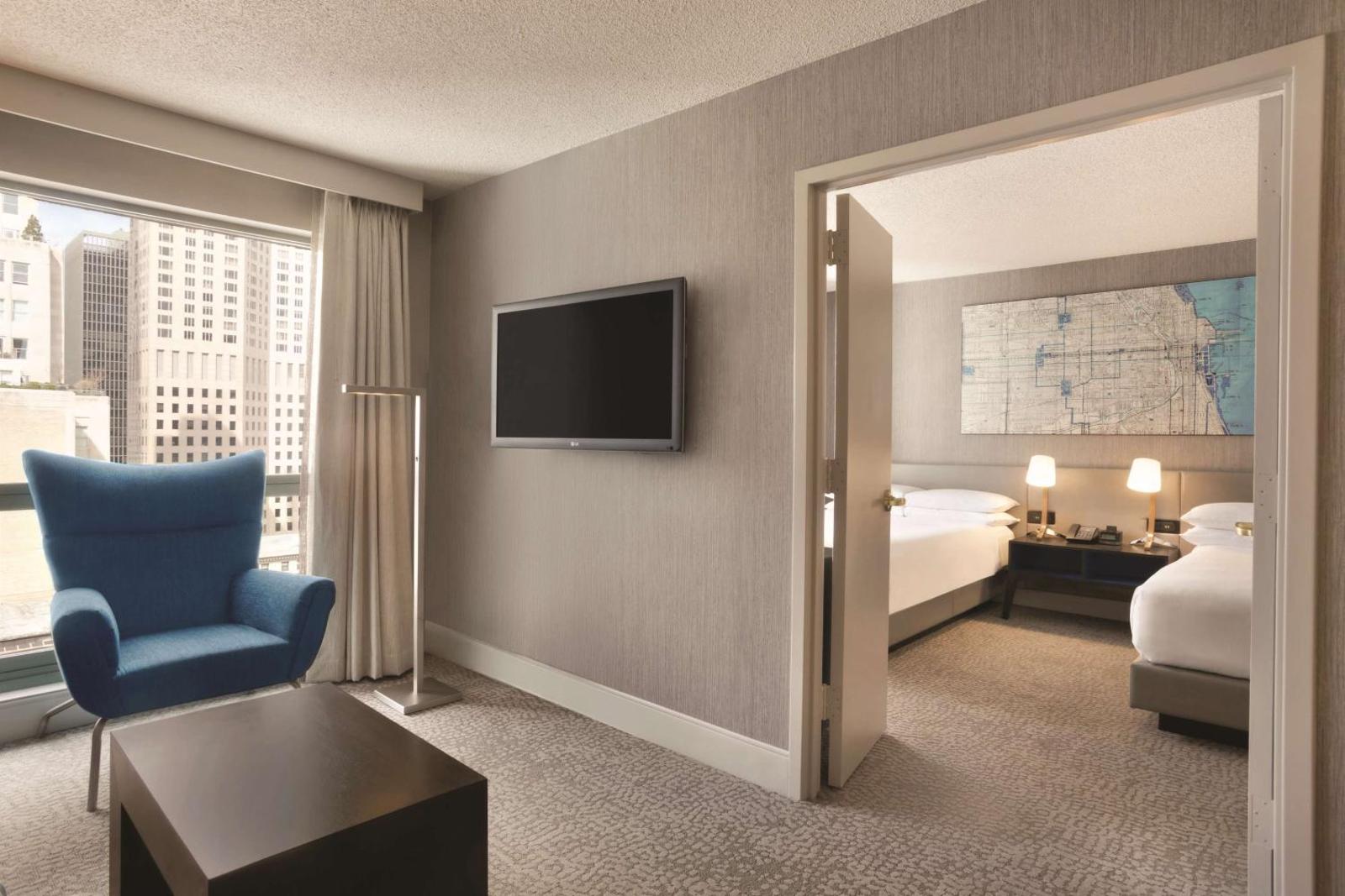 Hilton Chicago/Magnificent Mile Suites