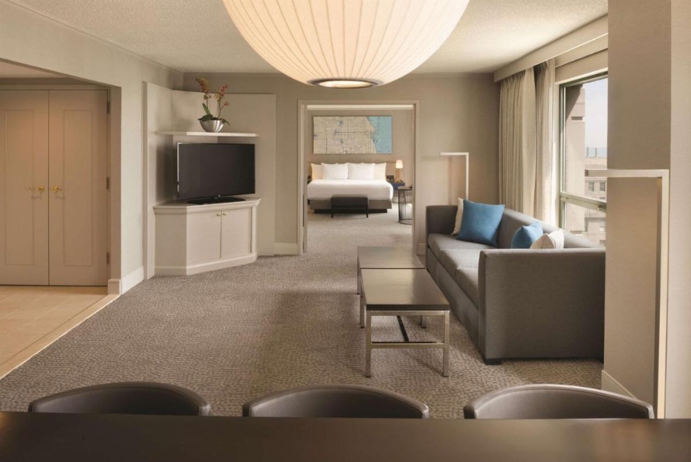 One-Bedroom King Conference Suite